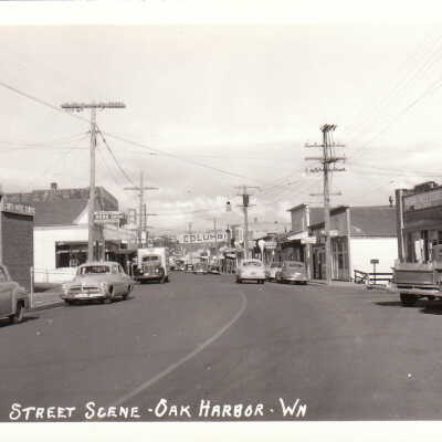Street Scene - Oak Harbor, Wn