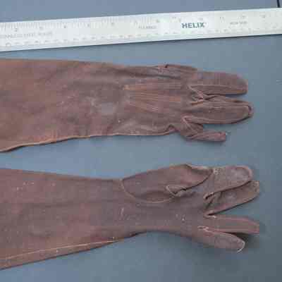 2023.dpw.333 - Caresskin Washable "Alexandre": Made in France for Frederick Nelson Co.