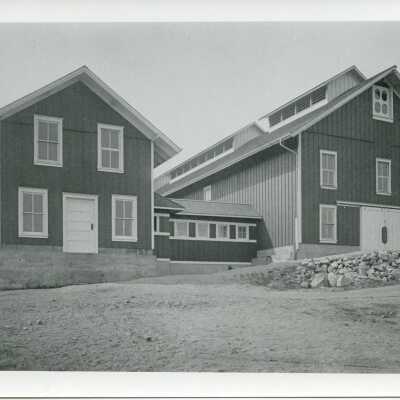 Greenbank barn and shed with connecting enclosure.