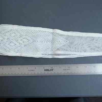 487 - collar, handmade, 2-tier w/ tabs all around edges, lace insert