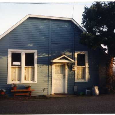 6 NE Front Street