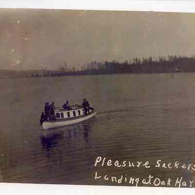 Pleasure Seekers Landing at Oak Harbor