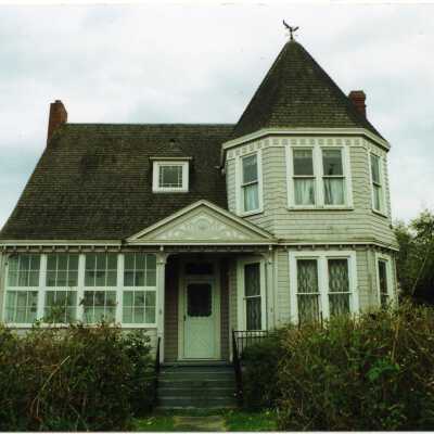 105 NE 7th Street