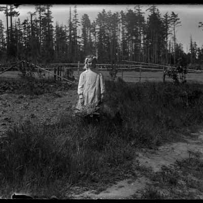 Young girl in field: Origsize: 4x5; Origformat: Negative