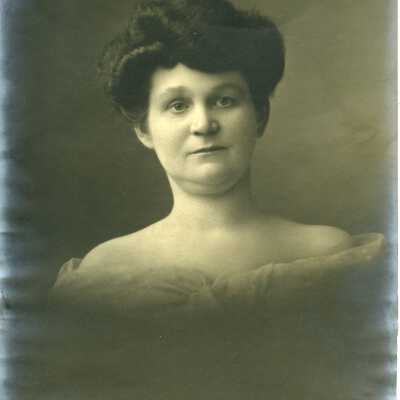 Photograph, unidentified, mother of Harriet Custer. Acc. # 2019.036.002