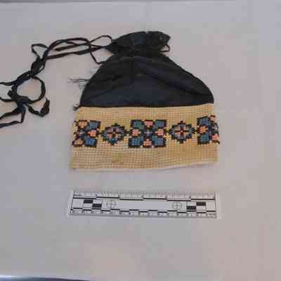 Embroidered purse