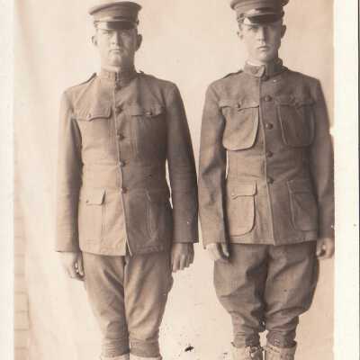 Two soldiers standing at attention: Origsize: 3.5x5.5; Origformat: Print-Photographic