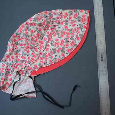 2023.dpw.352 - red cotton print sunbonnet