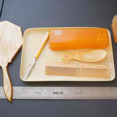 Dresser Set/Personal Care