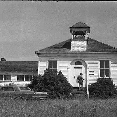 Old San de Fuca school