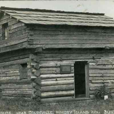 Davis Blockhouse in Sunnyside Cemetery