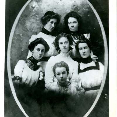 Rose, Bertie, Pattie, Marge, Anna, and Gracie Harris