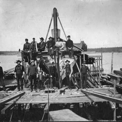 Lovejoy Boat Builders Crew