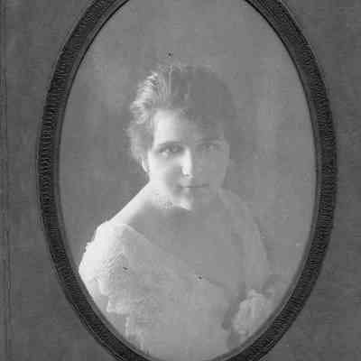 180 - Louise Izett