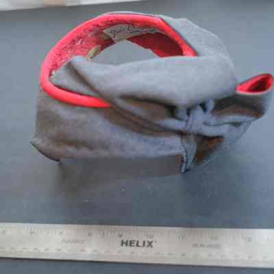515 - Tres Elegante by Jean Allen of Chicago charcoal gray and red w/o crown hat