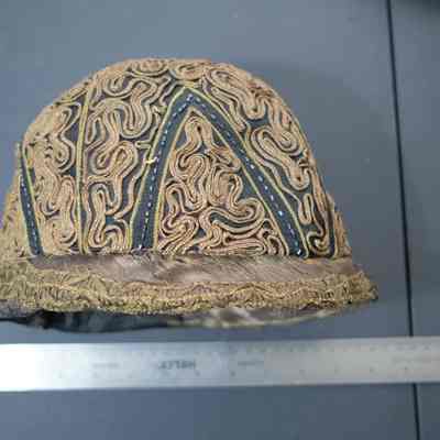 Black/Gold Cloche