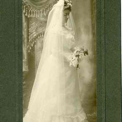 Minnie Short Phillips in her wedding dress 1897: Veil belonged to Mary Arnold Monroe