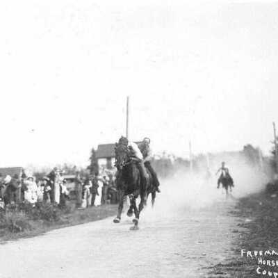 Freeman Boyers horse, "goldon", wins Coupeville, Wn. July 4, 1914.