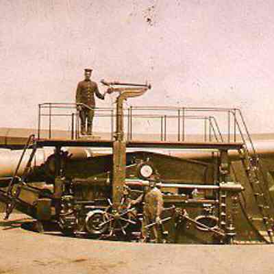 Soldiers with Artillery