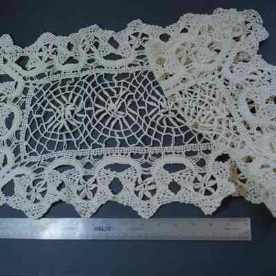 442 - runner, lace, ecru, 38"x14"