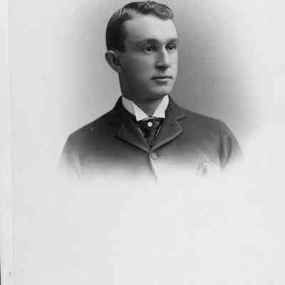 149 - Henry Botsford Arnold 1895: La Roche Studio, Seattle, WA