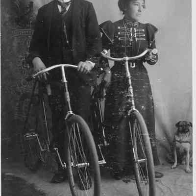150 - Monroe Smith and Lizzie Arnold Smith: Kirk & Hanson Studio, Everett, Wash.