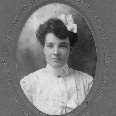 151 - Lenora Dennis Arnold (Mrs. Henry)