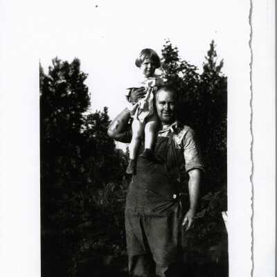 Photograph, Roberta Rae Palmer and father Clement L. Palmer, ca. 1929. Acc.#2019.018.003
