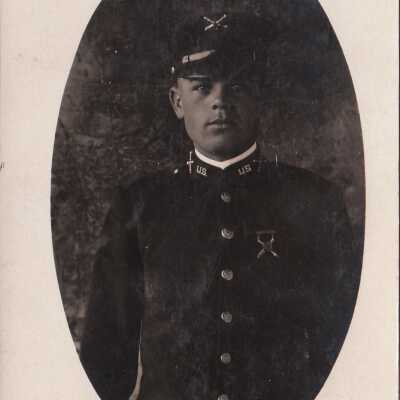 Oval portrait of soldier: Origsize: 3.5x5.5; Origformat: Print-Photographic