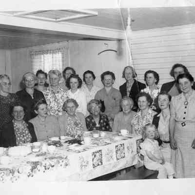 133 - DOW 1948 Front Row (L-R) - Howard Grasser, Jeannette Maylor Grasser, Mary Fran Speers, Sibbie Barrington Fisher, Nellie Benson, Mamie Arnold Monroe, Anna Grasser Morris, Viola Sloth Arnold, Valerie Arnold, Alice Robart: Back Row: Cecelia Libbey, Frances Power, Martha VanDam, Julia Vlaar, Clara Benson, Dora Grasser Arnold, Gladys Libbey, Madeline Fisher Darst, Opal Trumball, Barbara Sloth, Mary Libbey Anderson, Gertie Mathews, Sophie Damgaard
