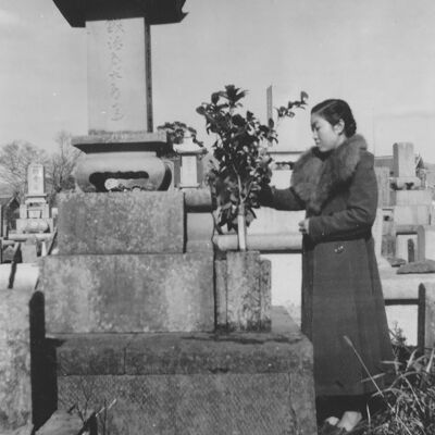 Yaeko graveside age 13, 1938
