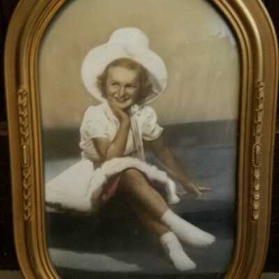 Photograph of Elaine Jenne