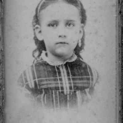 Gertrude Izett