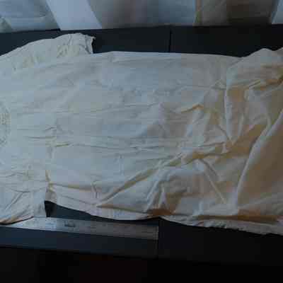 2023.dpw.390 - nightgown, white cotton, short sleeves, w/ yoke trim