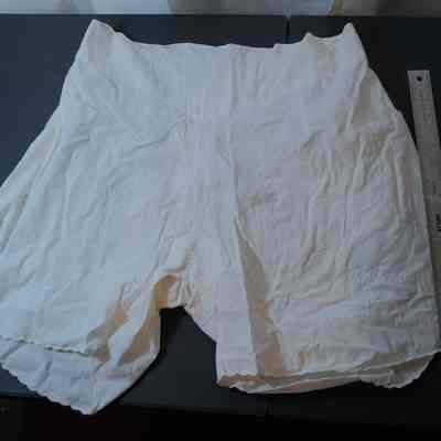 2023.dpw.386 - white cotton bloomers w/ scalloped edging
