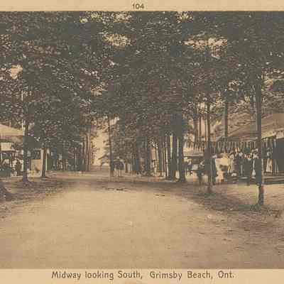 Midway Looking South, Grimsby Beach
