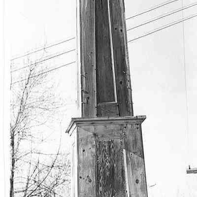 Posts on top of the stone pillars at Grimsby Beach - P2000-01-07-41