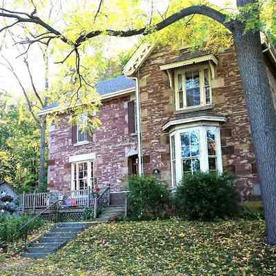 Gibson House - 114 Gibson St.