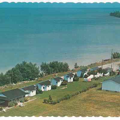 By The Lake Motel Court