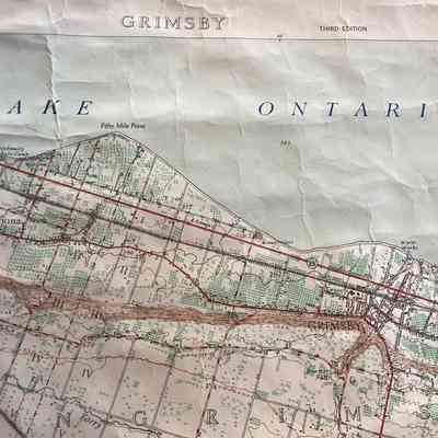 Portion of a topographic map of Grimsby published 1952 by the Canada Dept. of National Defence. Army Survey Establishment
