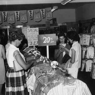 P2012-01-09-167: Summer sale - July 1960