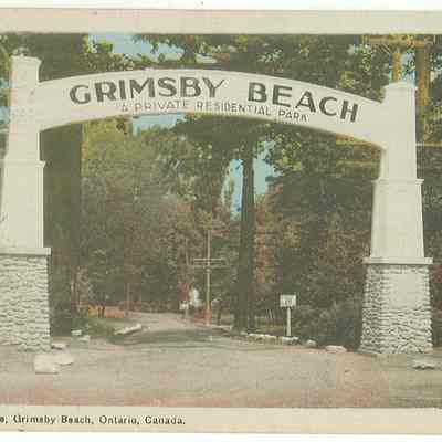Grimsby Beach entrance Gates