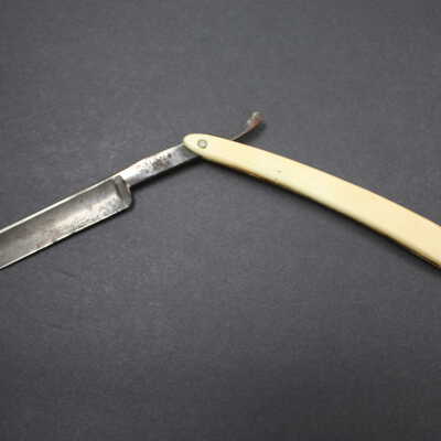 Razor, Straight