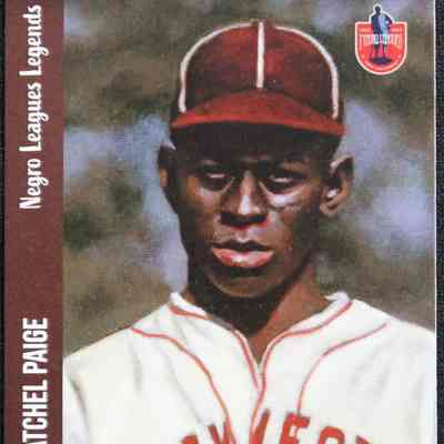 1932 Satchel Paige - Negro Leagues Legends - Card 32