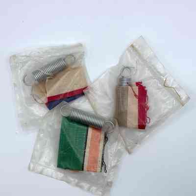 Coil tension spring with striped webbing strip (set of 3)