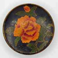Decorative idded box with painted peony (East-Asian floral style)