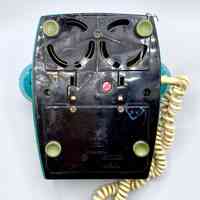 Rotary-dial desk telephone, teal plastic - Image 3