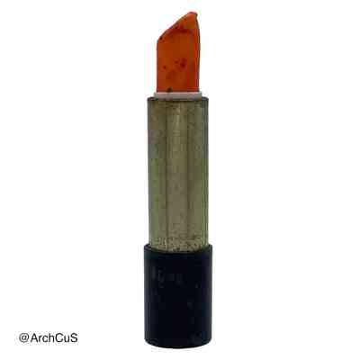 "Fantasía" lipstick (Creyón labial), orange/coral shade
