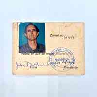 UNEAC membership card (carnet de miembro) — Unión de Escritores y Artistas de Cuba — John Du Moulin, 1999 - Image 2