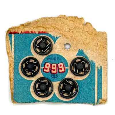 Snap Fasteners ("999" / Double Lion brand) on Original Retail Card